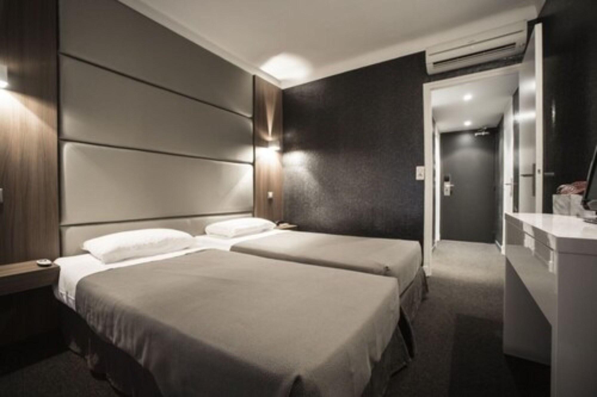 Hotel Schtak Cannes Bagian luar foto